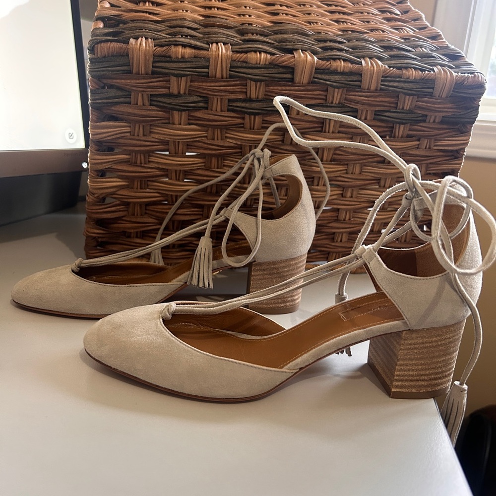 Aquazzura. Suede Tassel Accents D'Orsay Pumps • size 36 - Picture 5 of 10
